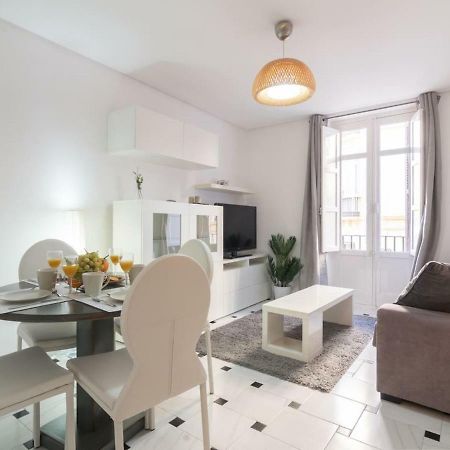 Apartamentos Bolsa Larios Малага Екстер'єр фото