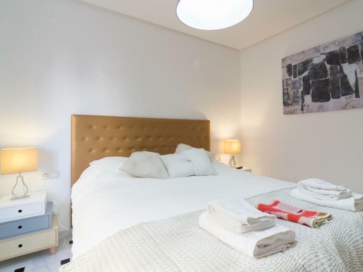 Apartamentos Bolsa Larios Малага Екстер'єр фото