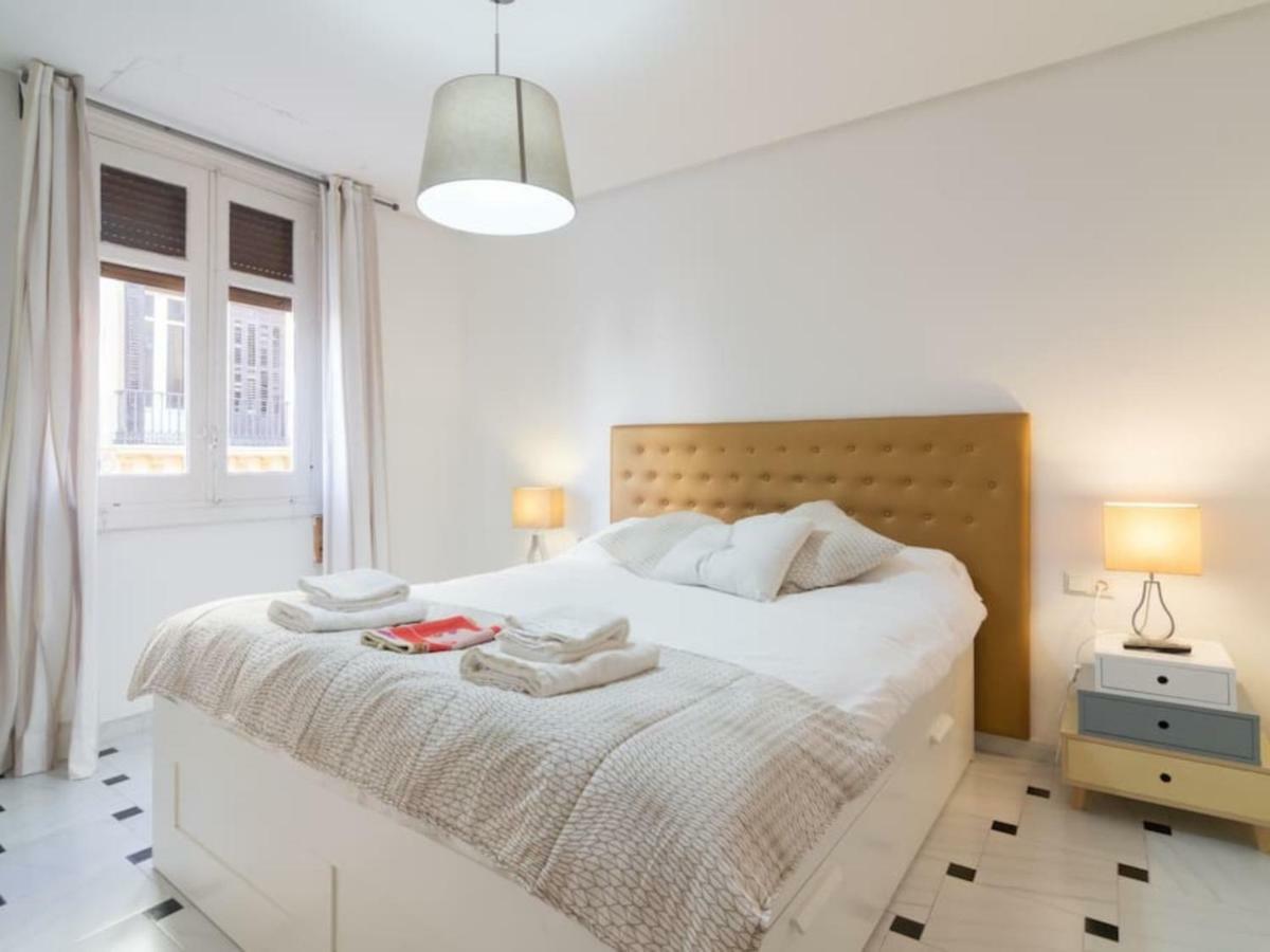 Apartamentos Bolsa Larios Малага Екстер'єр фото