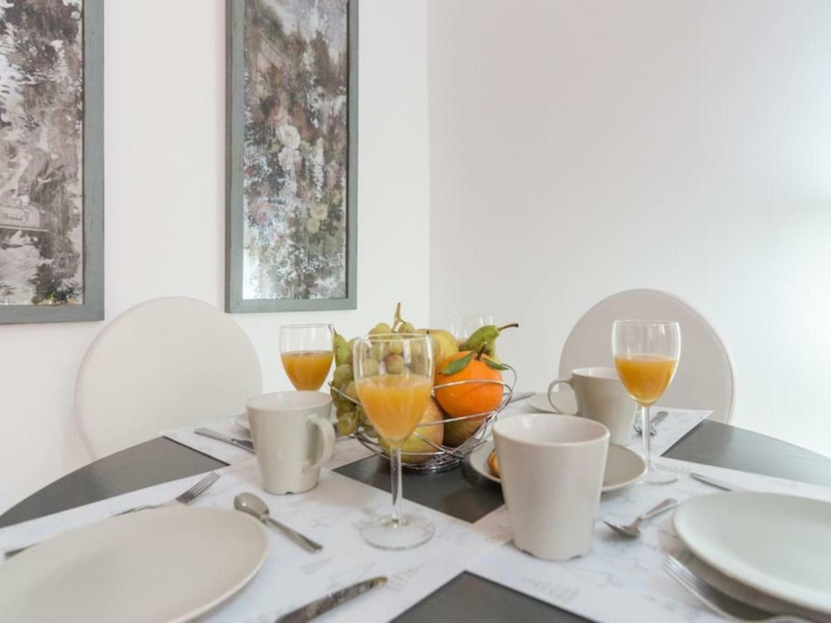 Apartamentos Bolsa Larios Малага Екстер'єр фото