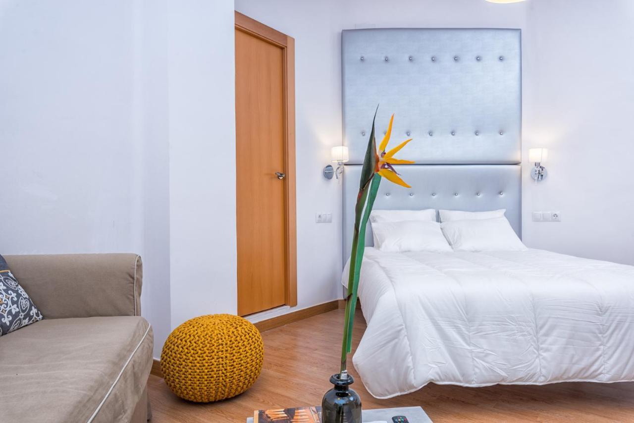 Apartamentos Bolsa Larios Малага Екстер'єр фото