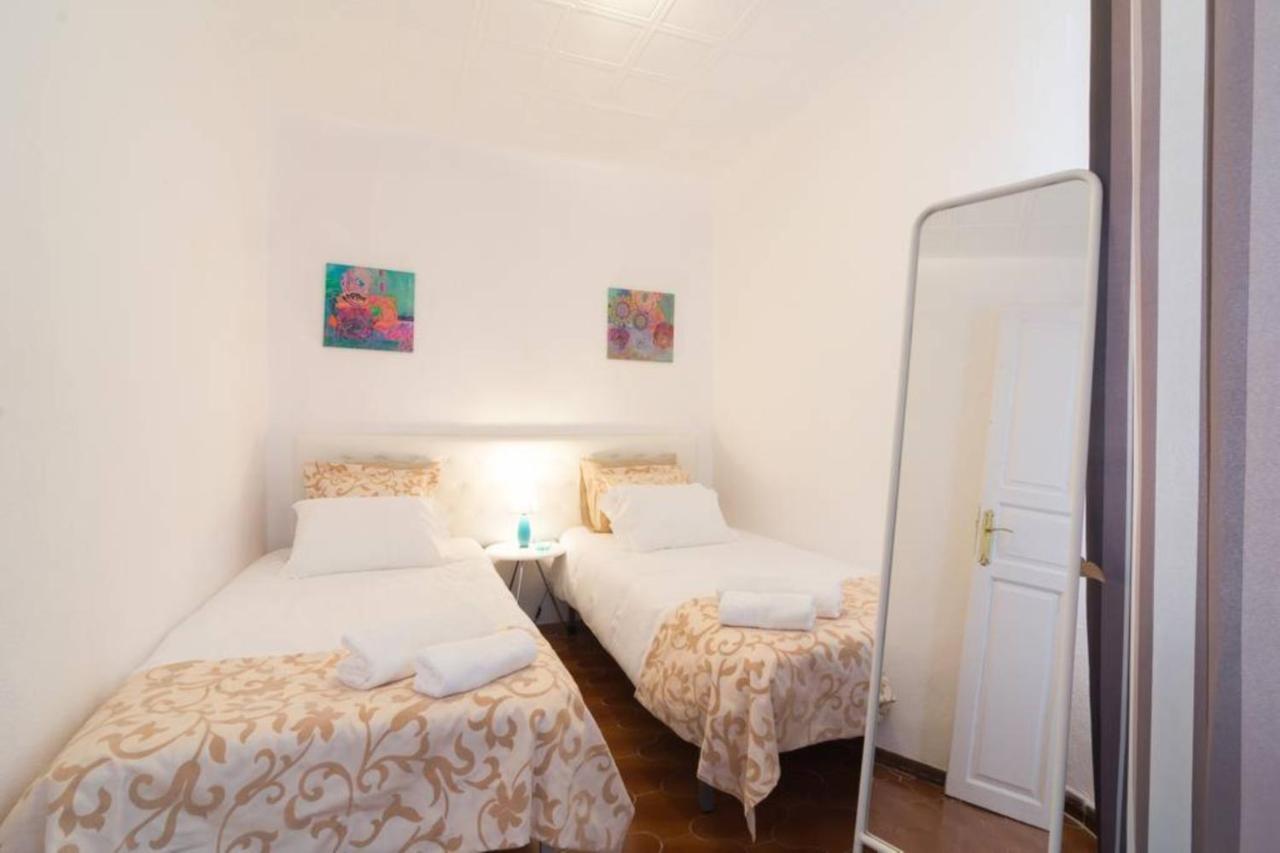 Apartamentos Bolsa Larios Малага Екстер'єр фото