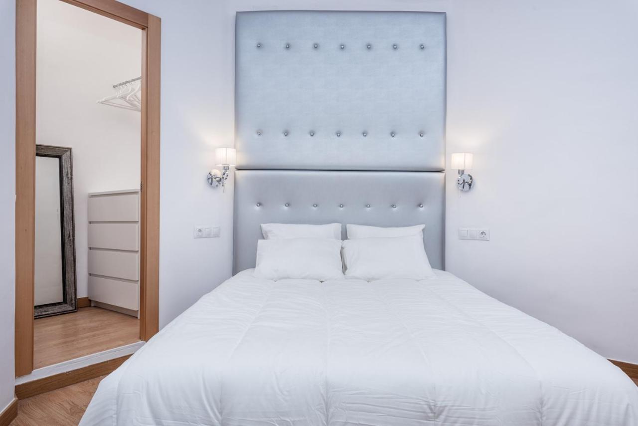 Apartamentos Bolsa Larios Малага Екстер'єр фото