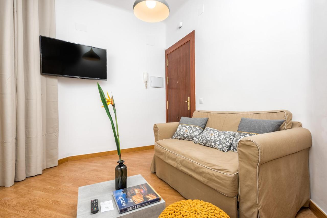 Apartamentos Bolsa Larios Малага Екстер'єр фото